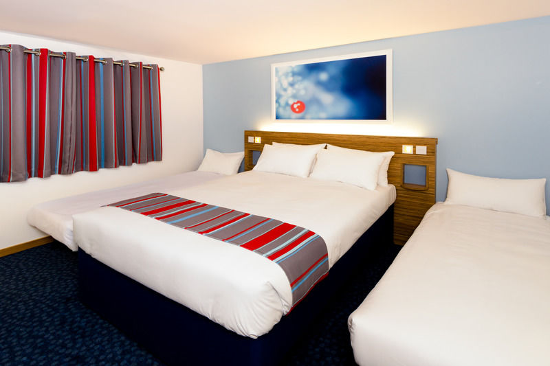 Travelodge Aberdeen Central Екстер'єр фото