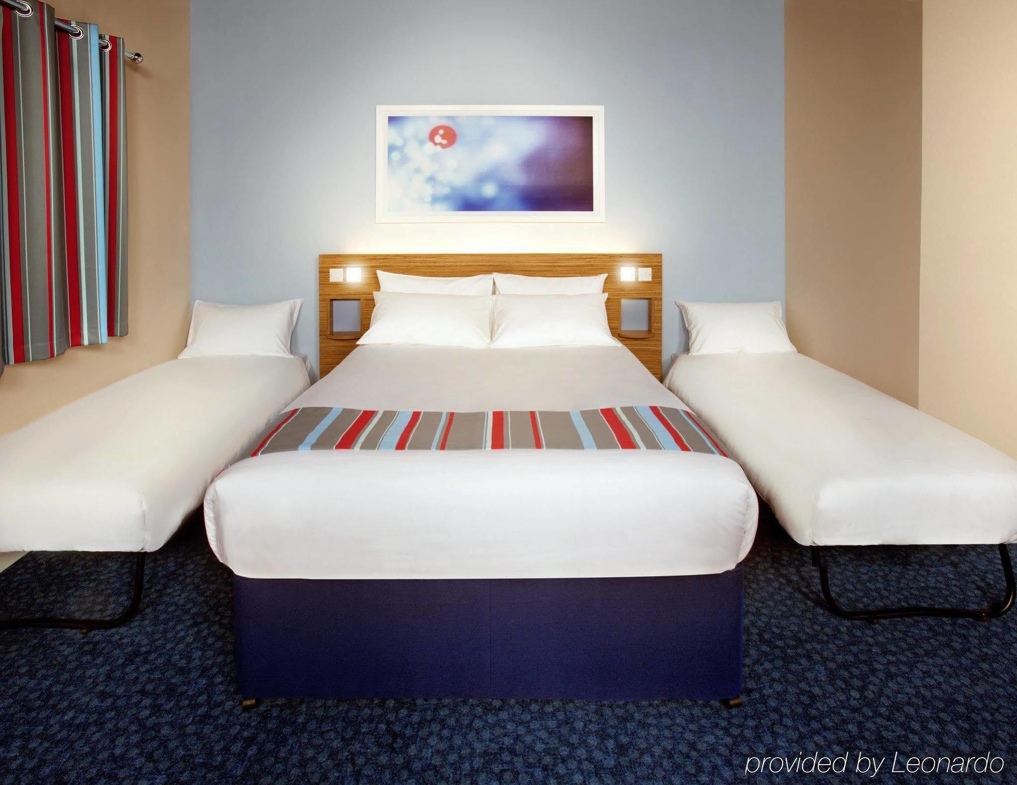 Travelodge Aberdeen Central Екстер'єр фото