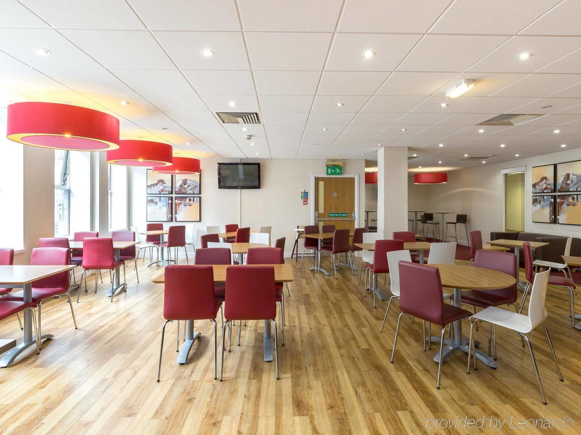 Travelodge Aberdeen Central Екстер'єр фото