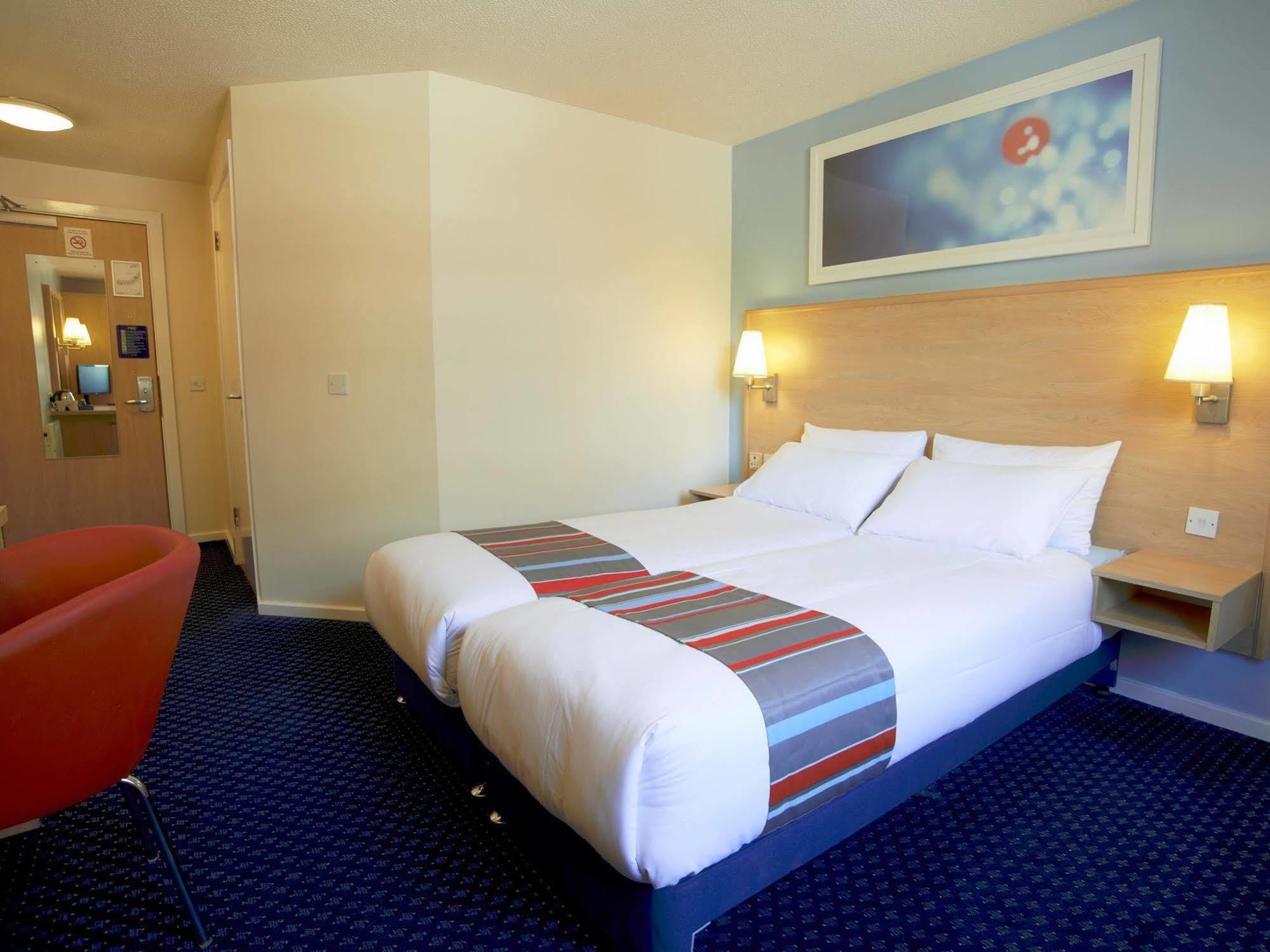 Travelodge Aberdeen Central Екстер'єр фото