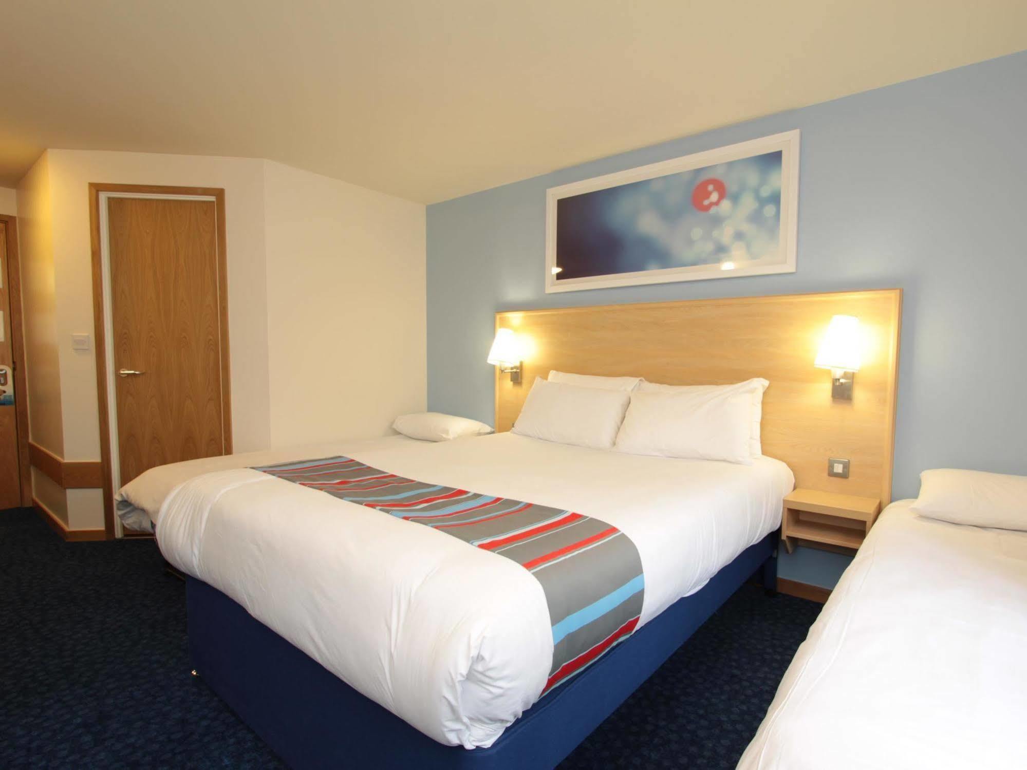 Travelodge Aberdeen Central Екстер'єр фото