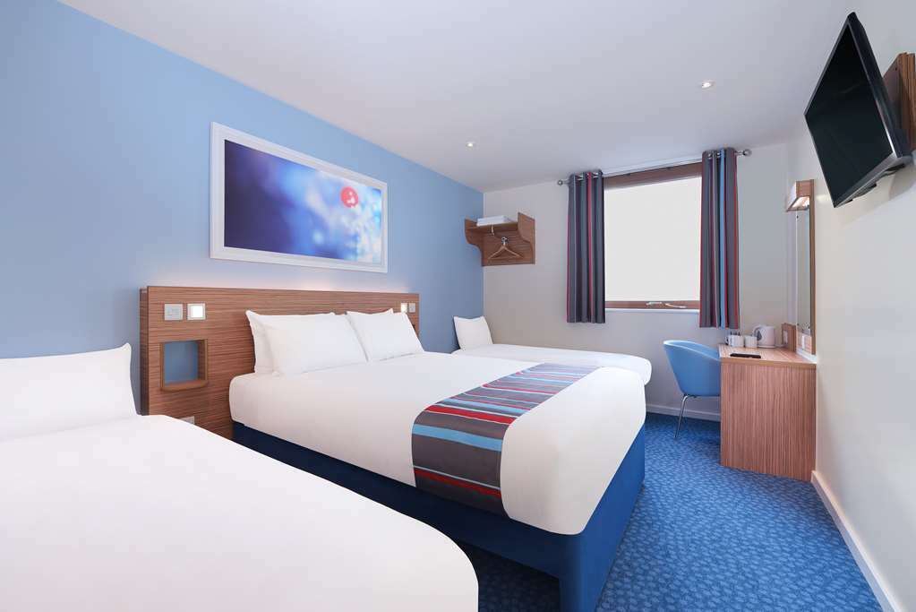 Travelodge Aberdeen Central Номер фото